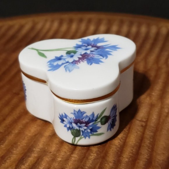 Vintage 1960s Hammersley Trinket Box Small Blue Floral Bone China - Picture 2 of 4